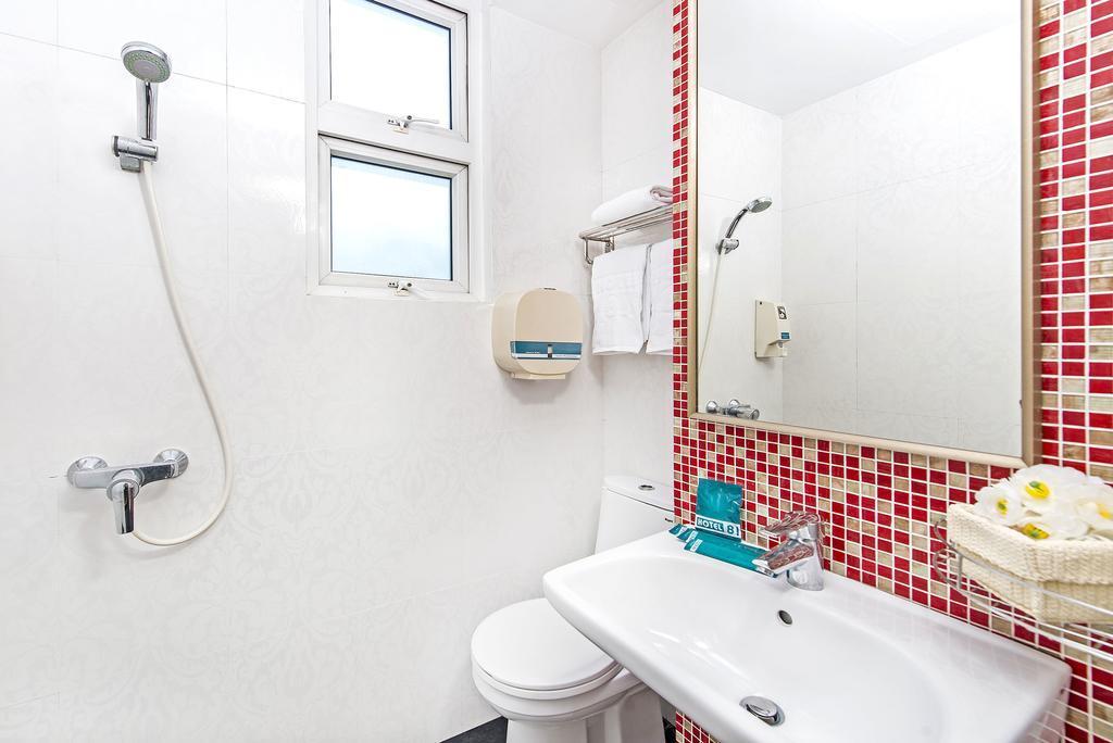Hotel 81 Kovan Сингапур Екстериор снимка