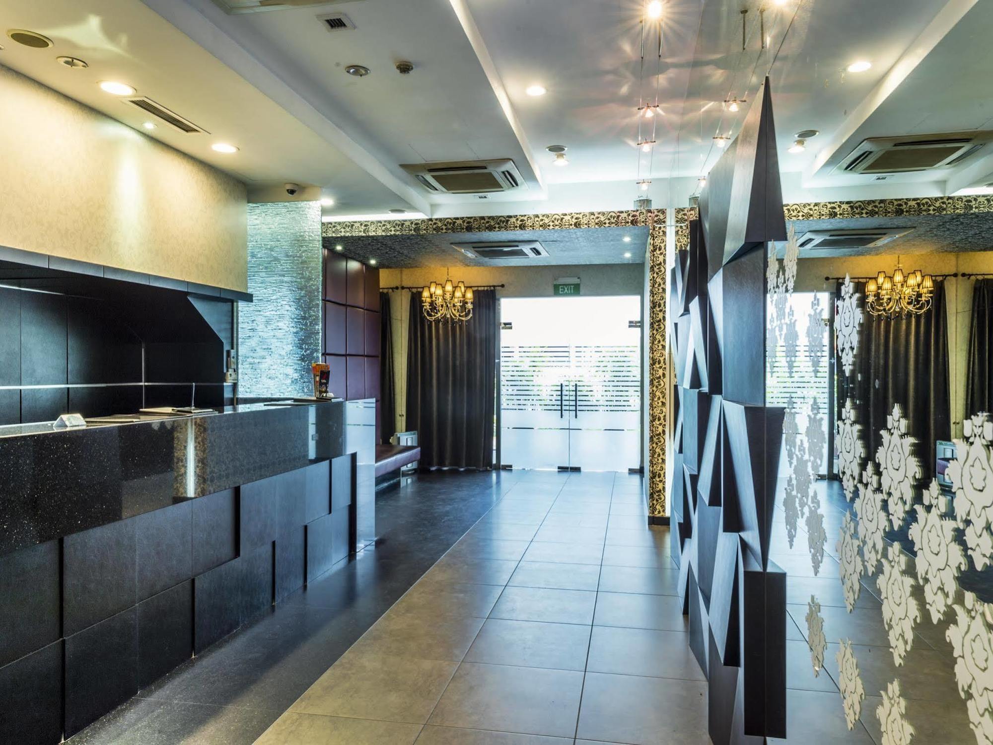Hotel 81 Kovan Сингапур Екстериор снимка