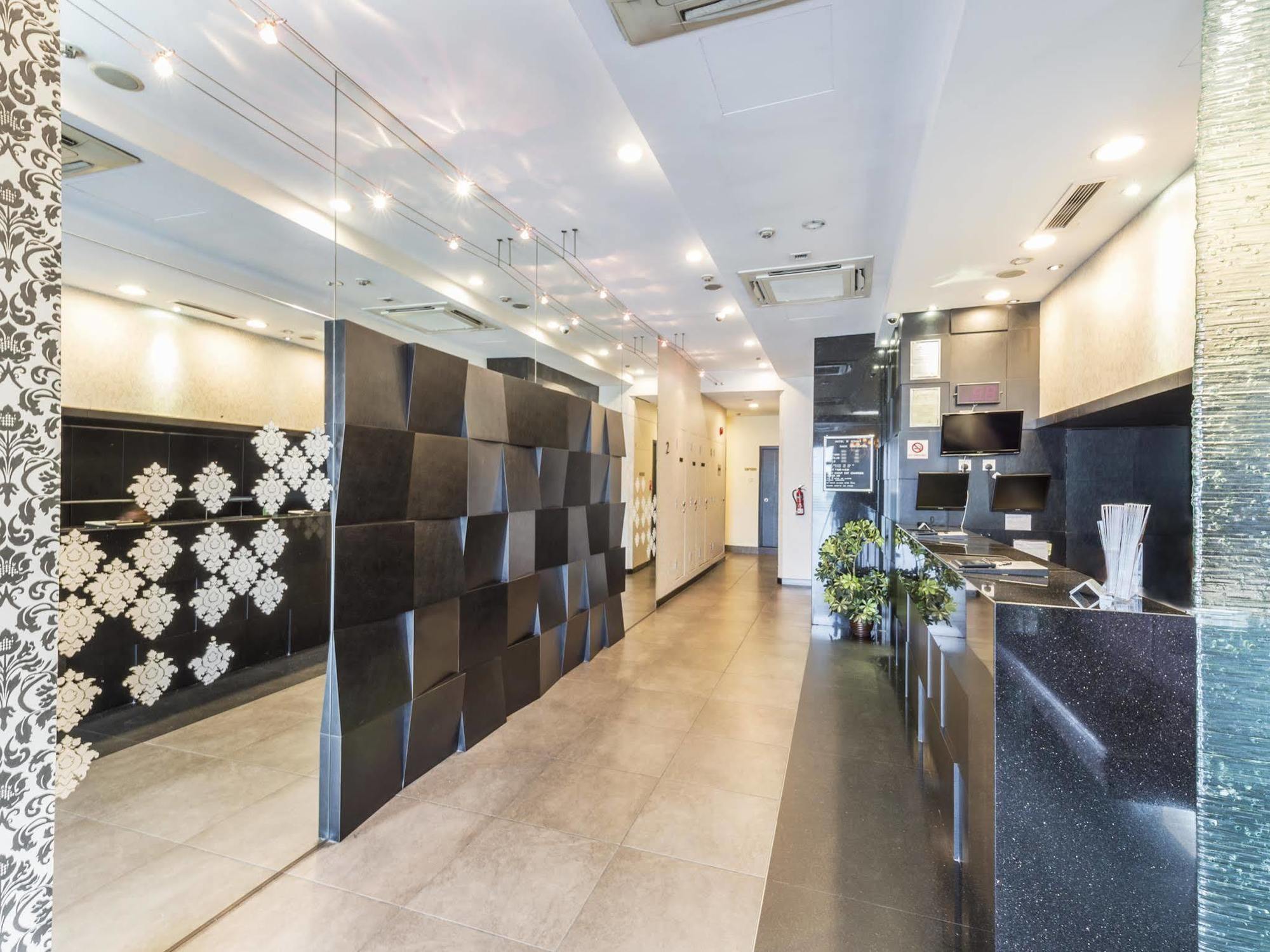 Hotel 81 Kovan Сингапур Екстериор снимка